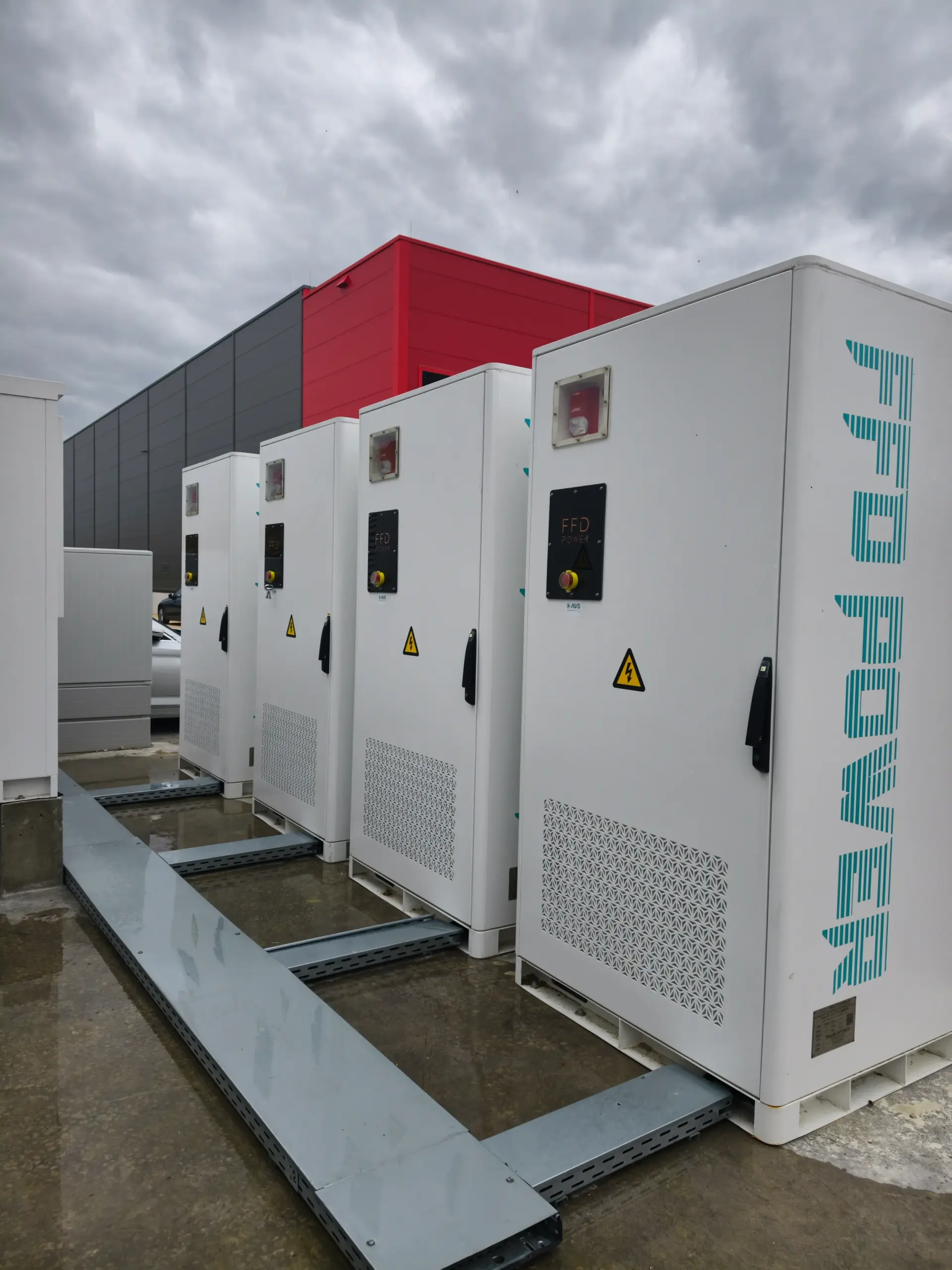 BESS kao testno opterećenje generatora u Njemačkoj FFD POWER sistem za skladištenje energije u baterijama za testiranje dizelskog generatora umjesto banaka otpornika